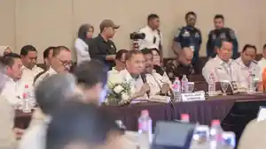 Bupati-Halmahera-Tengah-Ikram-M-Sangadji-menghadirkan-Kunker-Komisi-V-DPR-RI-di-Kota-Ternate.jpg