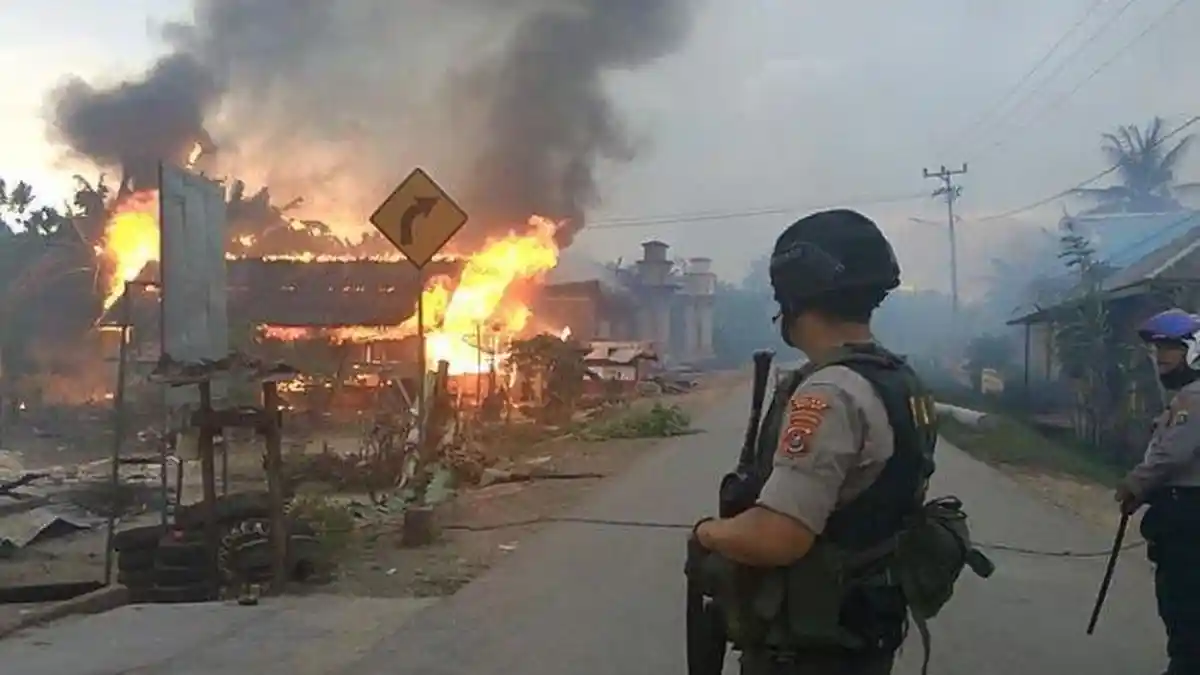 Polri Terjunkan Tiga SSK Brimob Jaga Perbatasan Dua Desa yang Bentrok di Buton