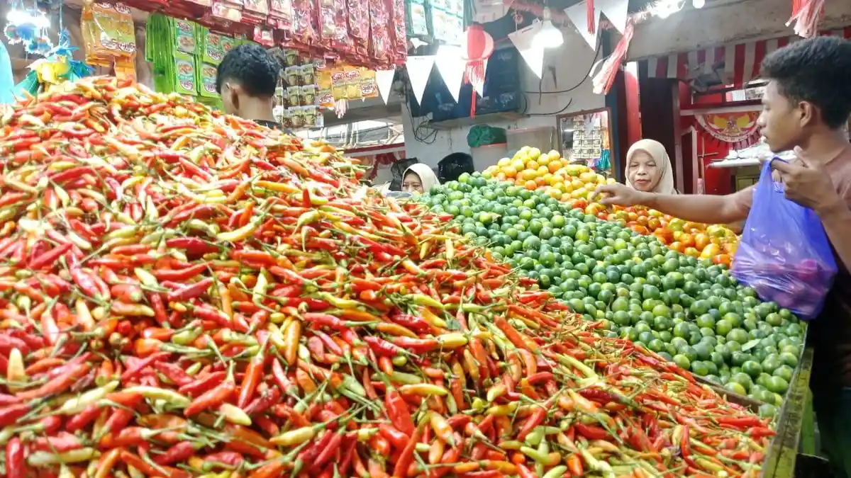 Harga Pangan di Pasar Higienis Ternate, 22 November 2025: Cabai Nona Rp 100.000 per Kg
