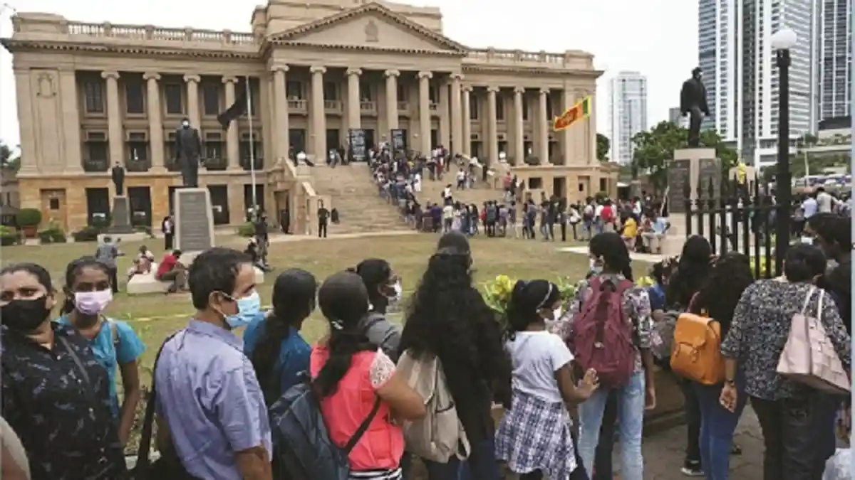 Pengunjuk Rasa Bertahan di Istana Presiden, Pemerintah Sri Lanka Vakum