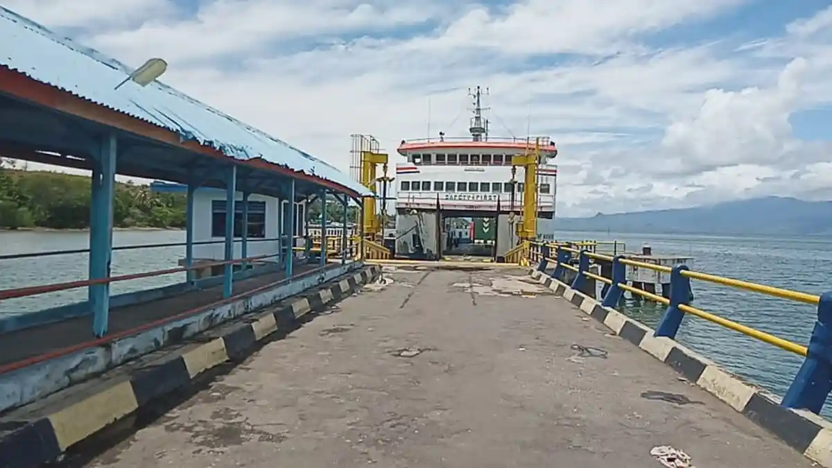 Cuaca Ekstrem di Perairan Pulau Buru, Kapal Ferry Penyeberangan Namlea-Ambon Dilarang Berlayar