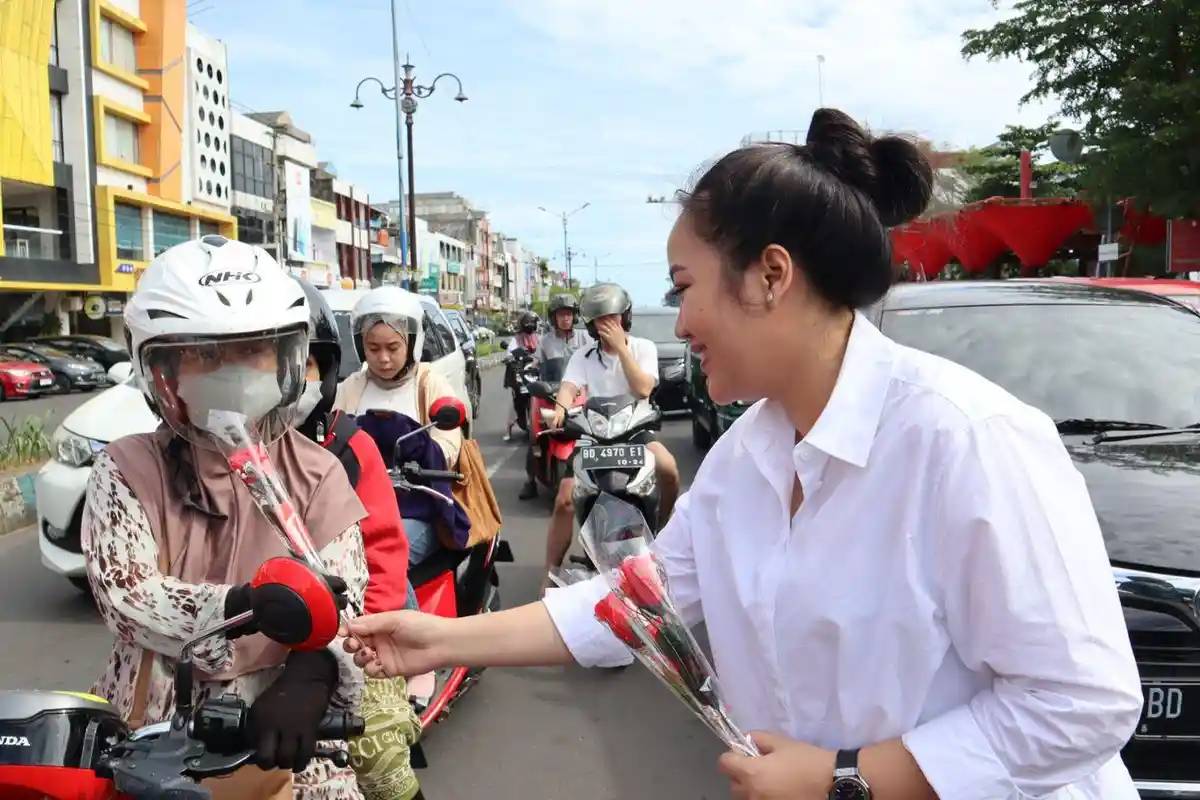 Peduli Isu Kesehatan Elisa Ermasari Gelar Aksi Damai Bersama Para Tenaga Kesehatan di Bengkulu