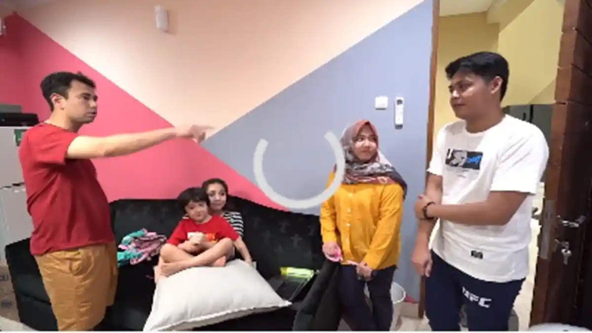 Kepergok Pacaran dengan Pengasuh Rafathar, Ucapan Kekasih Lala Bikin Raffi Kesal: Jangan Main-main !