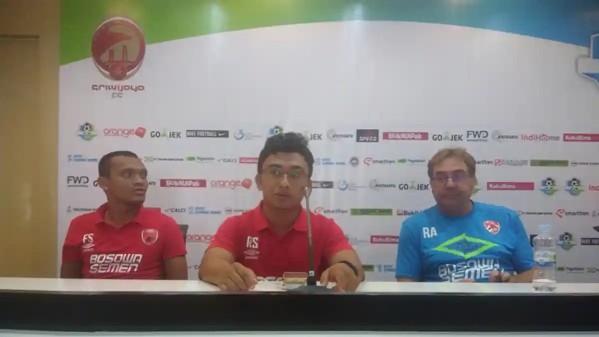 Reaksi Umuh Muchtar Soal Robert Rene Alberts Gantikan Shin Tae-yong