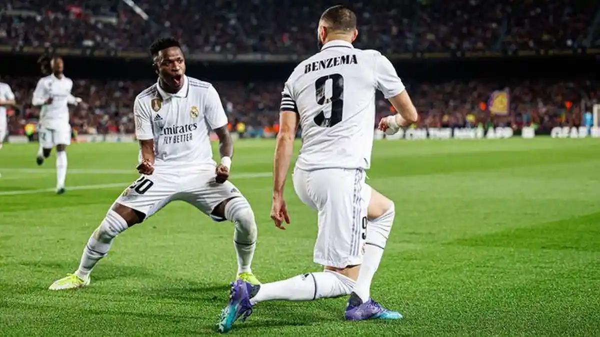 Karim Benzema Cetak 3 Gol Bawa Real Madrid Tumbangkan Barca dan Melaju ke Final Copa del Rey