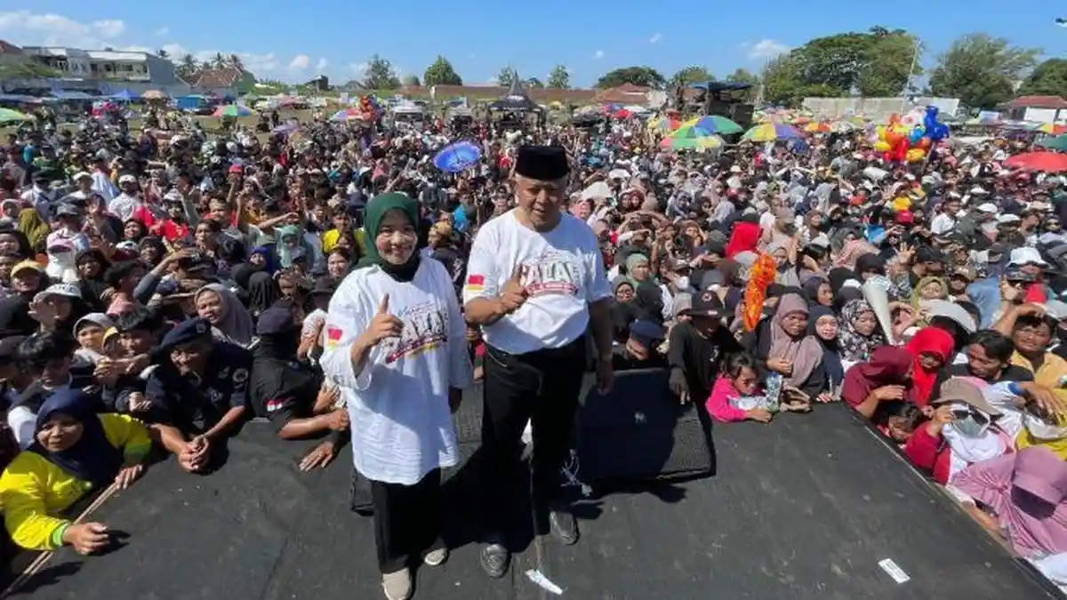 Kampanye Perdana Sanusi dan Lathifah di Gondanglegi Malang Dihibur Penampilan Niken Salindry