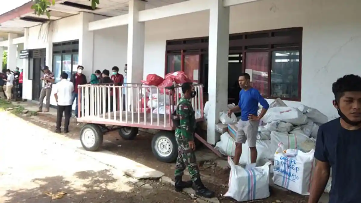 Tim Gugus Tugas Penanganan Covid-19 Tingkat Kabupaten Mabar Jemput Vaksin Covid-19