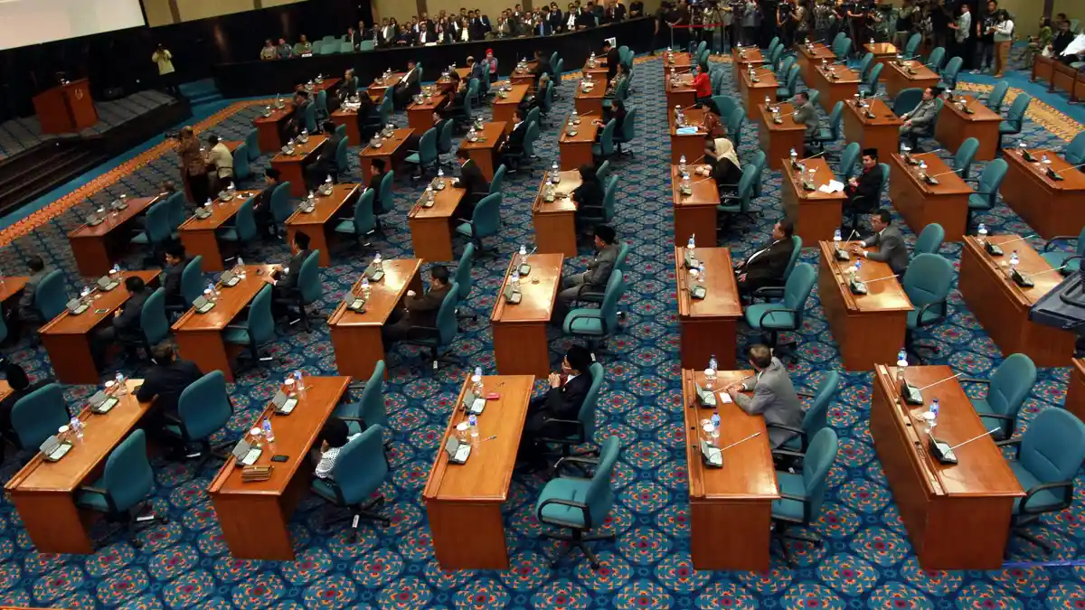 PDIP: Kegaduhan DPR Akibat Surat Larangan Menteri Datangi Parlemen