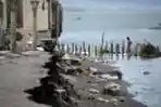 Tanggul Penahan Abrasi di Pantai Samas