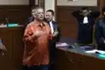 Suasana Haru saat Mantan Bos PLN Sofyan Basir Divonis Bebas
