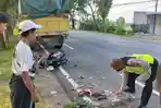 Kecelakaan-motor-menabrak-truk-parkir-di-jalan-Tuban-Widang-KM-29-30-Desa-Kecamatan-Widang.jpg