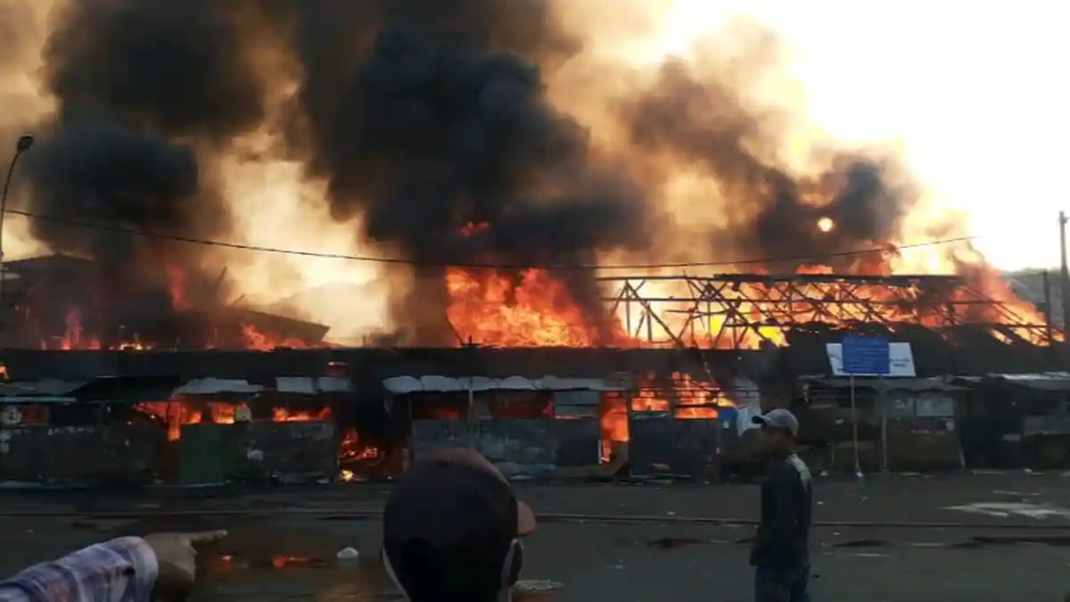 Pemkab Tasik Segera Bangun Kios Darurat Setelah Kebakaran Hebat Melanda Pasar Ciawi