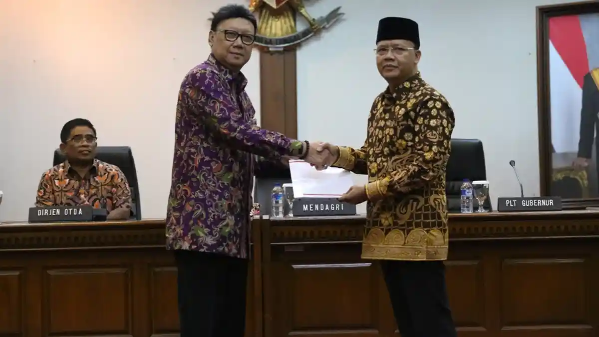 Rohidin Mersyah Resmi Jadi Pelaksana Tugas Gubernur Bengkulu