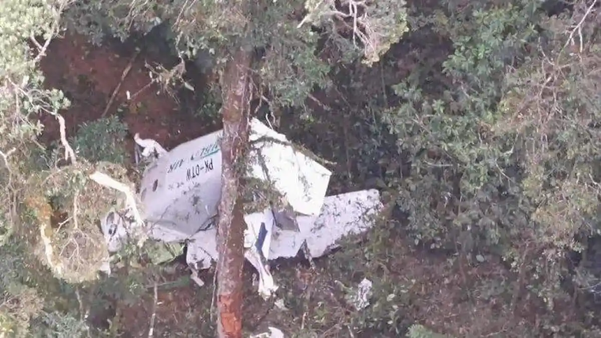 Dua Awak Pesawat Rimbun Air Masih Terjebak, 1 Tewas Berhasil Dievakuasi 