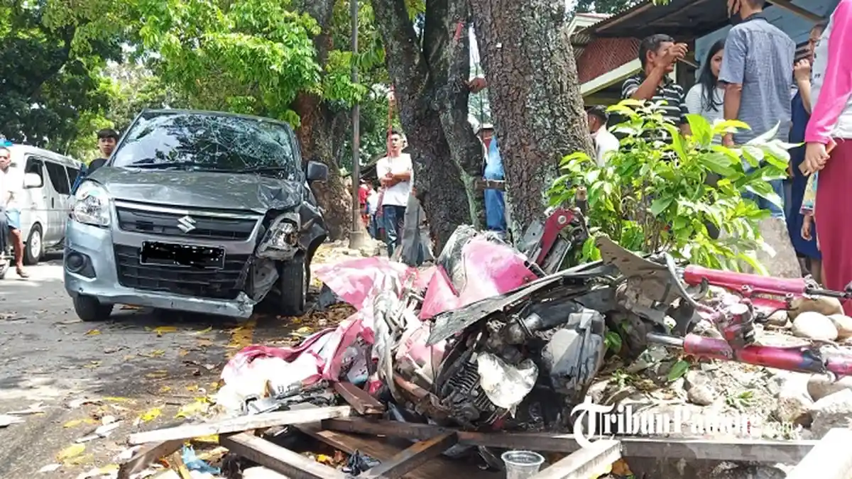 Tabrakan di Jalan Sutan Syahrir, Polisi Sebut Sebelum Tabrak Sepeda Motor, Mini Bus Serempet 3 Mobil