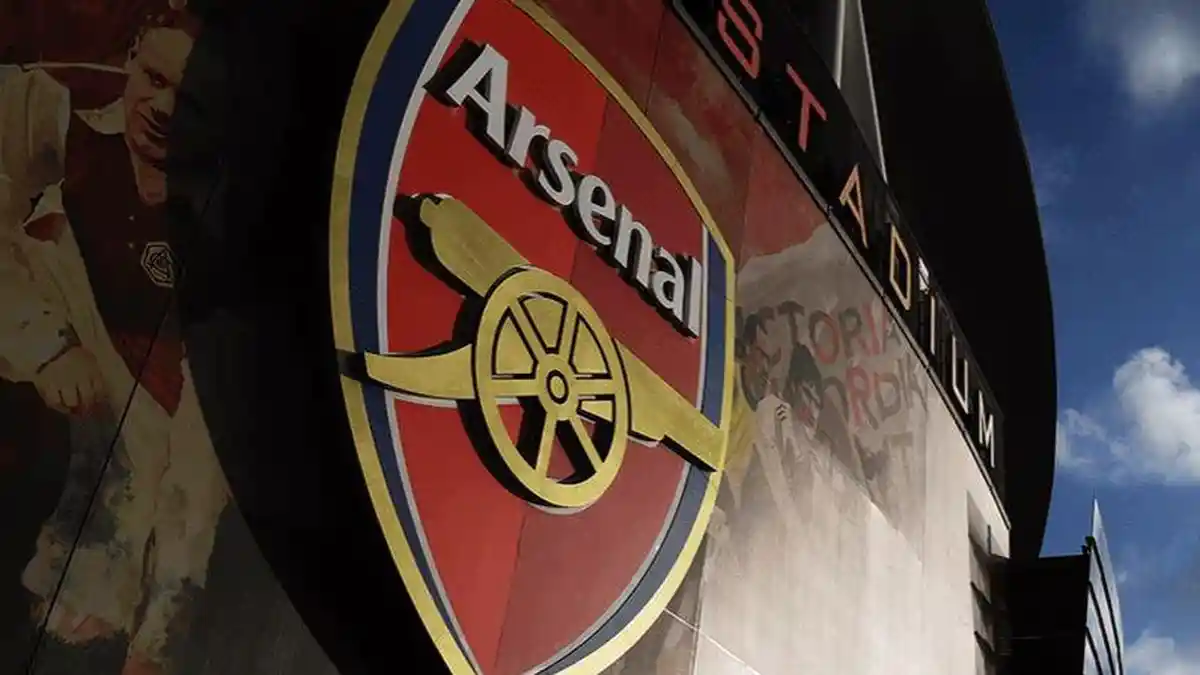 DAFTAR Lengkap Kontrak dan Gaji Pemain Arsenal 2025: Siapa Bertahan, Siapa Pergi?