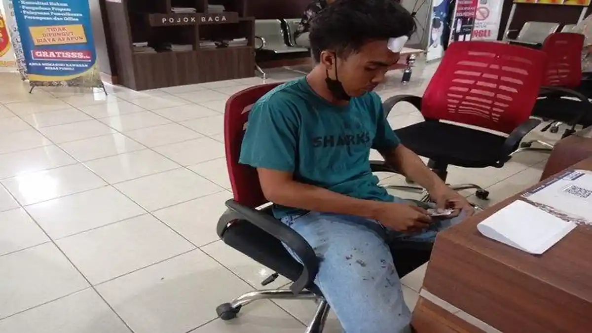 Sopir Angkot Adu Jotos dengan Jukir di Pinggir Jalan, Ngadu ke Polisi: Empat Kali Saya Dibogem