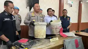 20260131_Kapolresta-Cilacap-memperlihatkan-barang-bukti.jpg