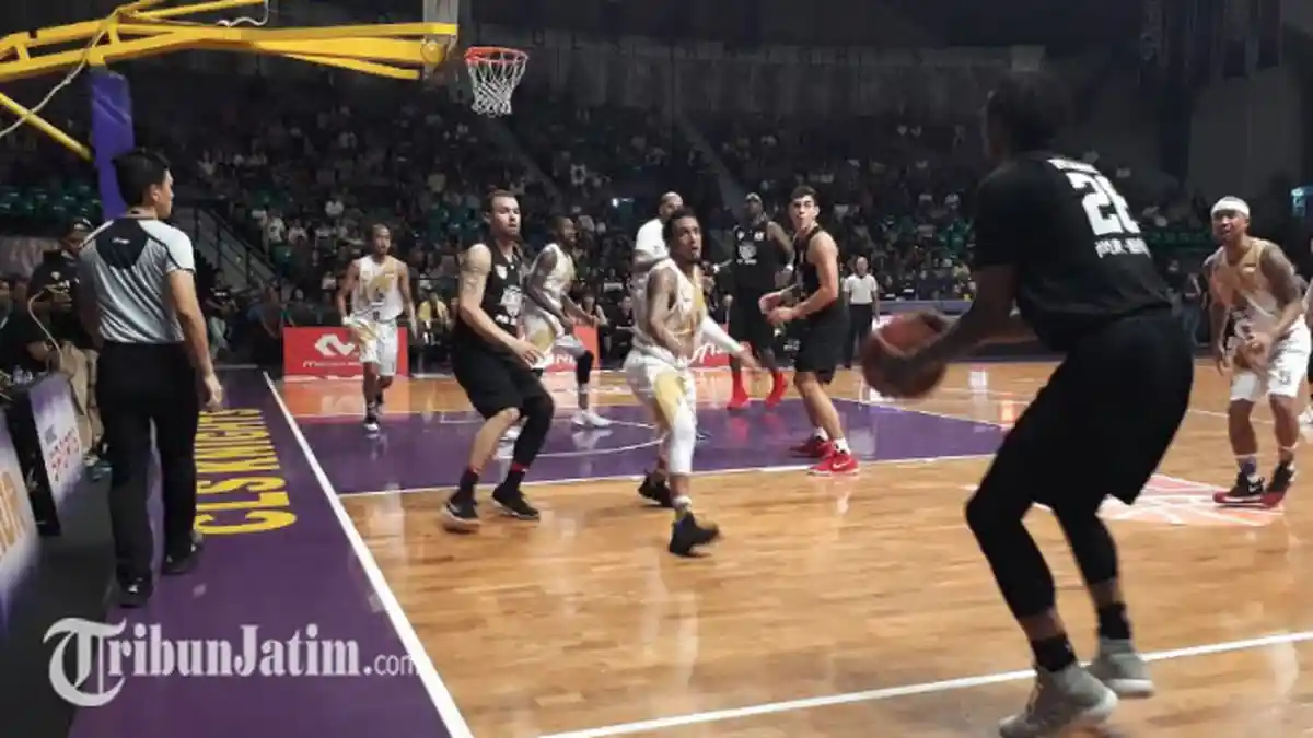 Jamu Chong Son Kung Fu di GOR Kertajaya, CLS Knight Malah Perpanjang Hasil Negatif