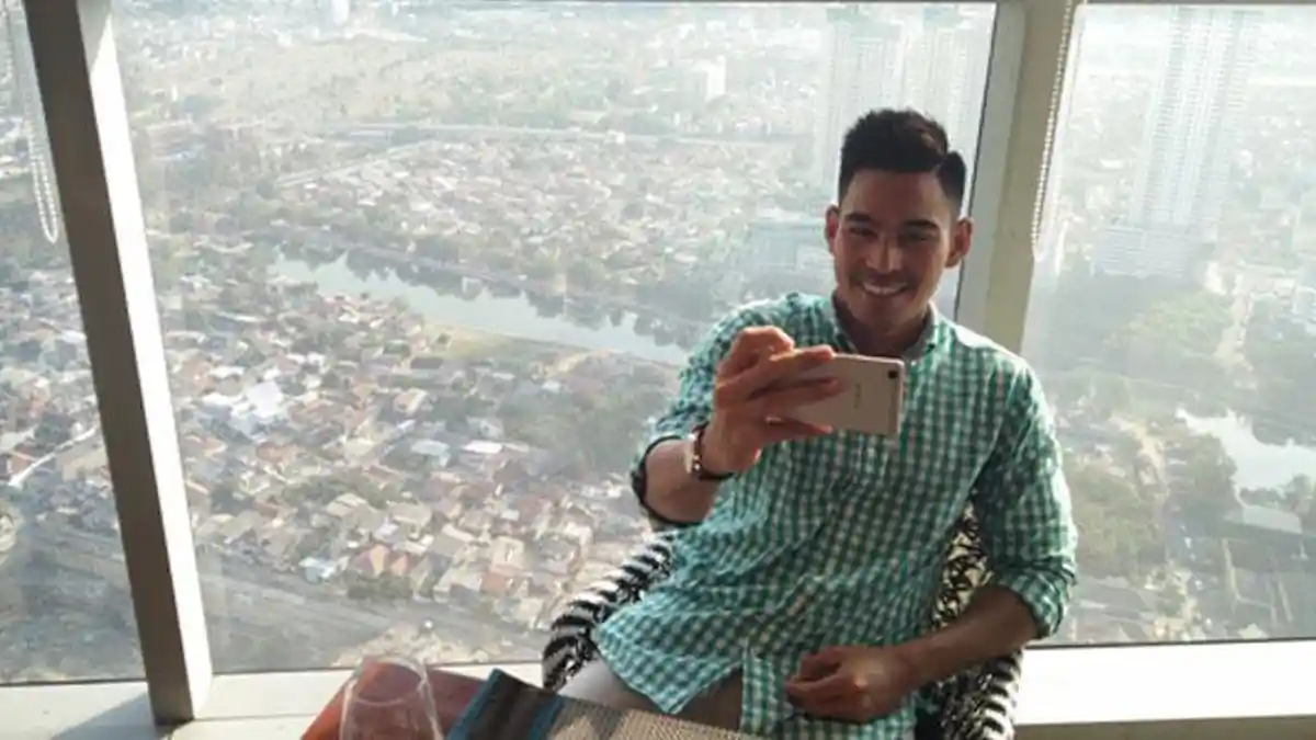 Alamak! Aktor Ganteng Robby Purba Ternyata Nggak Bisa Nyetir Mobil Manual