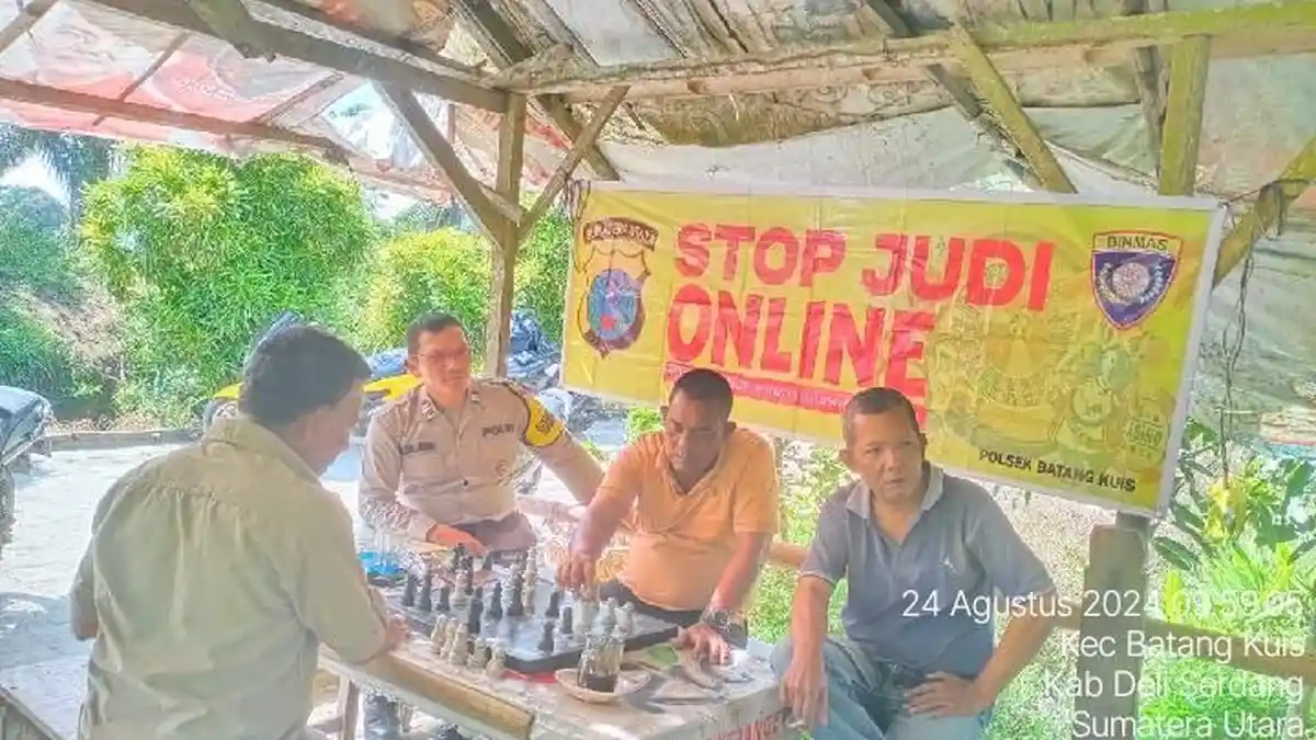 Bhabinkamtibmas jajaran Polresta Deli Serdang Edukasi Dampak Negatif Judi Online