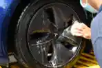 Bikin Kinclong Mobil Super Car dengan Glass Coating