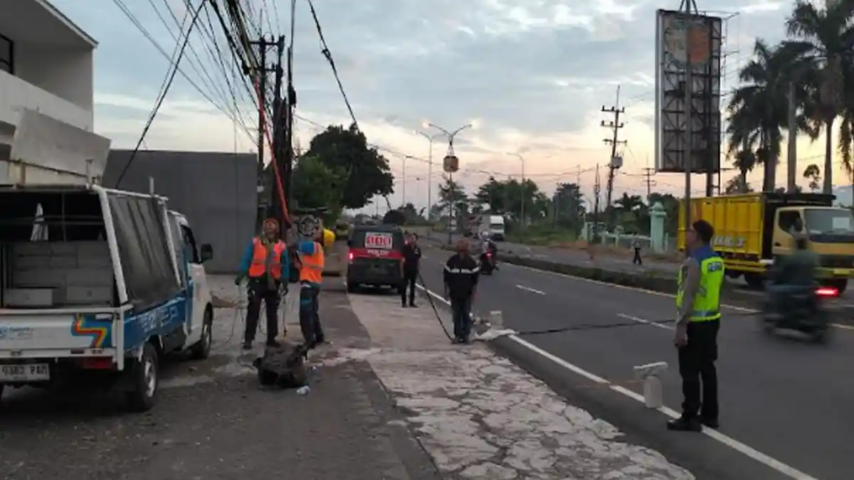 Pemotor Tewas di Jalan Raya Lawang Malang Diduga Terjerat Kabel Listrik Melintang, Polisi Selidiki