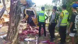 20260601-_-Kecelakaan-Truk-Buah-di-Bojonegoro.jpg