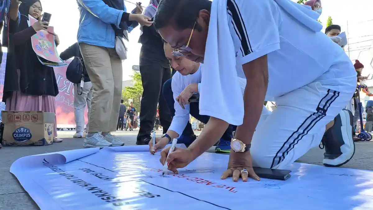 Kapolri Jenderal Listyo Sigit Prabowo Siapkan Doorprize Sepeda Listrik di Jalan Sehat BPP IKA UINAM 