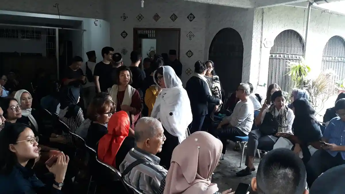 Suasana Duka Selimuti Kediaman Ria Irawan di Lebak Bulus