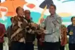 Presdir PT BSI Terima Penghargaan Kementerian KLHK RI
