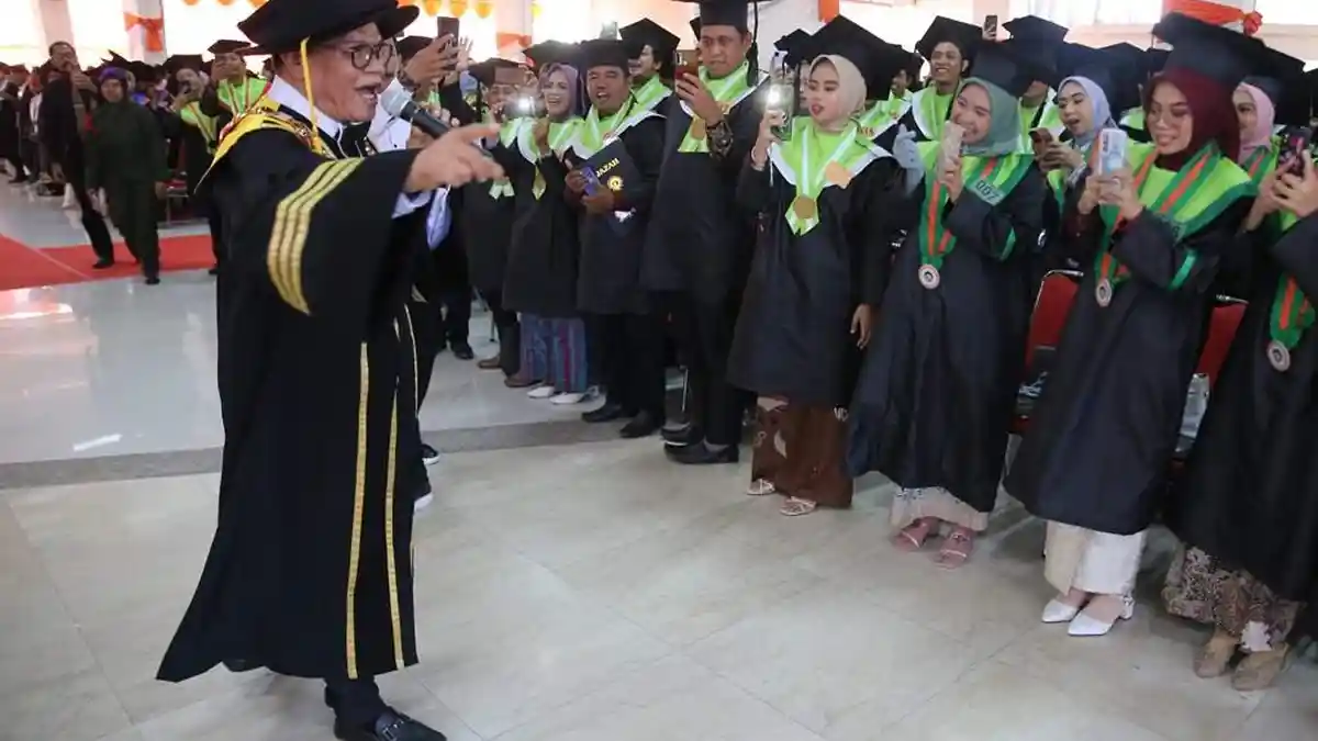 UNM Kukuhkan Seribu Wisudawan Periode September 2023 Ini Pesan Rektor