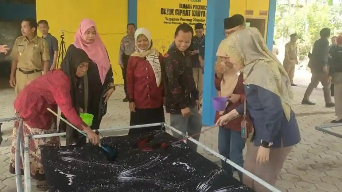 Program TJSL PLN Sejahterakan Rakyat, 291.725 Warga Jateng DIY Nikmati Manfaat Sepanjang 2023