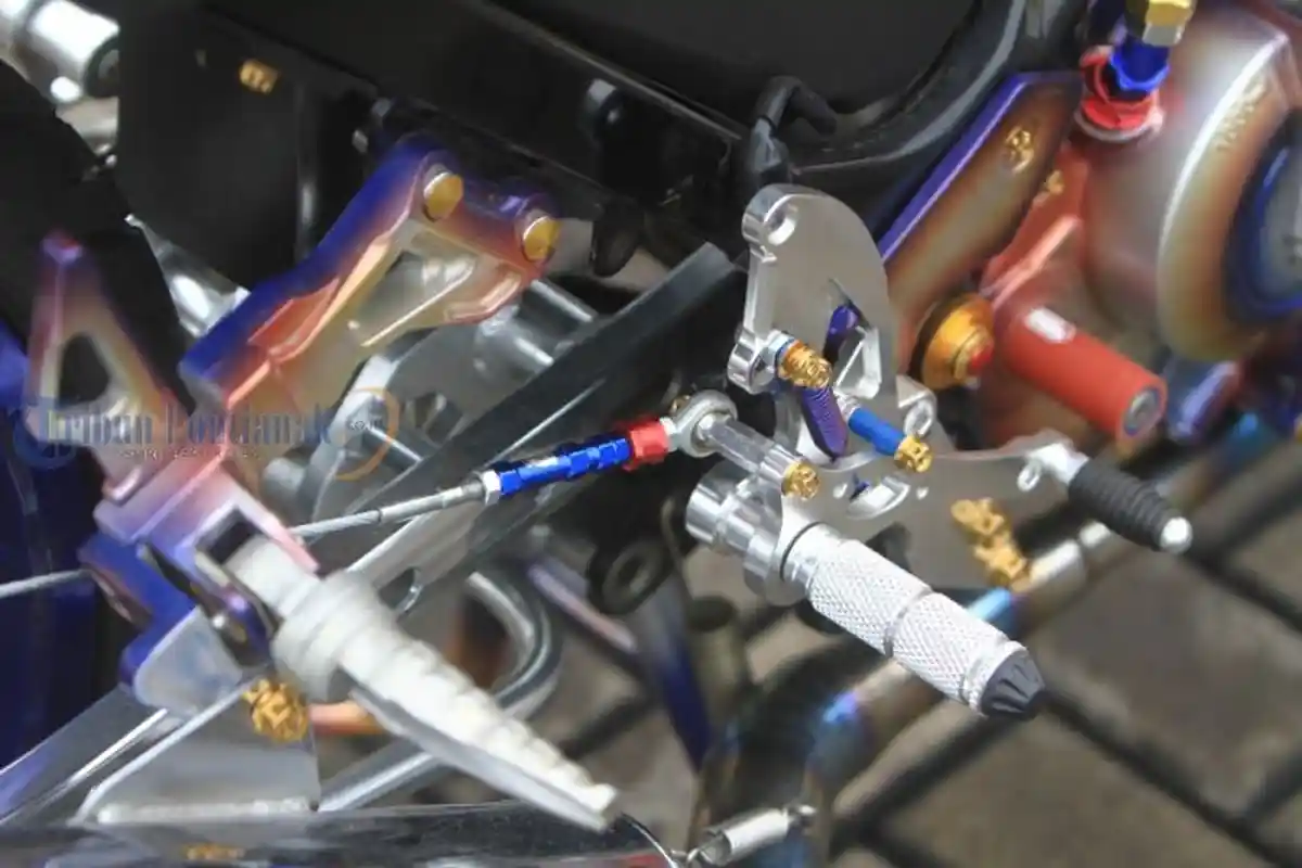 Modif Satria Dengan Konsep Thailook Style - suzuki-satria-fu-dengan-konsep-thailook-style-9.jpg