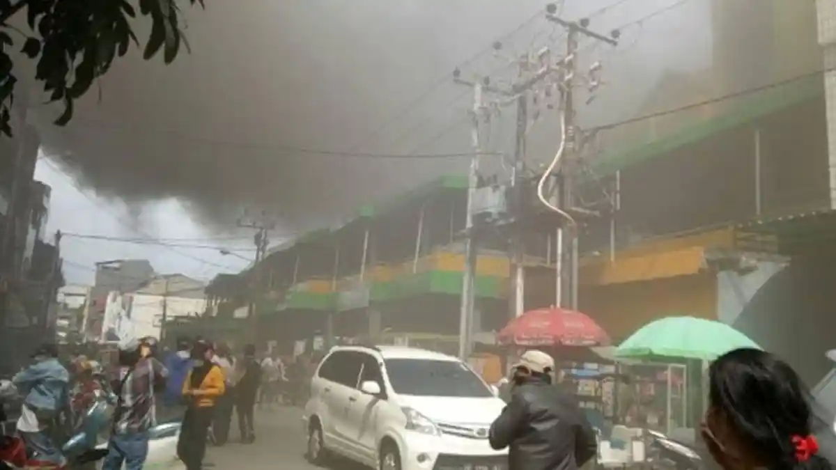 Pasar Butung Makassar Terbakar Tepat di Usia Satu Abad, Diduga Penyebabnya karena Ini
