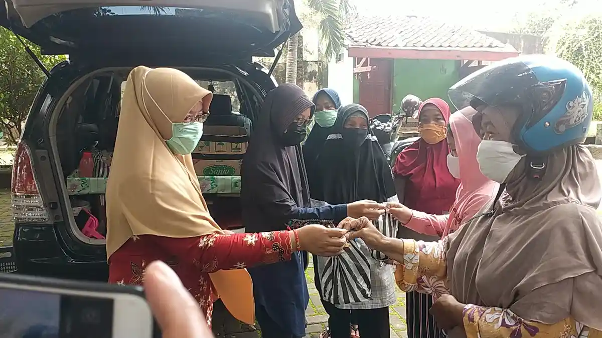 Meski Pandemi, Guru di Klaten Ini Rela Keruk Dompet Rp 900 Ribu Per Bulan Demi Bikin Makanan Gratis