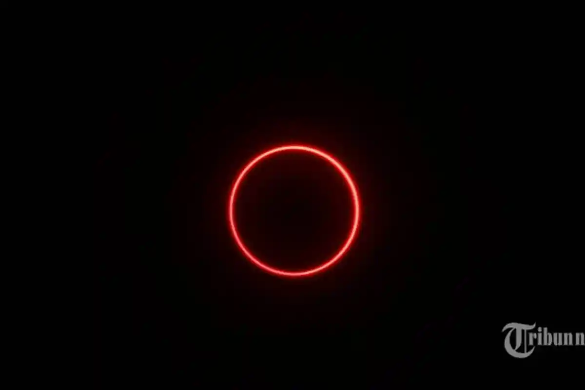 Penampakan Fenomena Gerhana Matahari Total Hari Ini Sabtu 4 Desember 2021