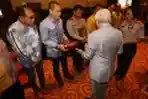Lilik Oetama Terima Penghargaan Buku