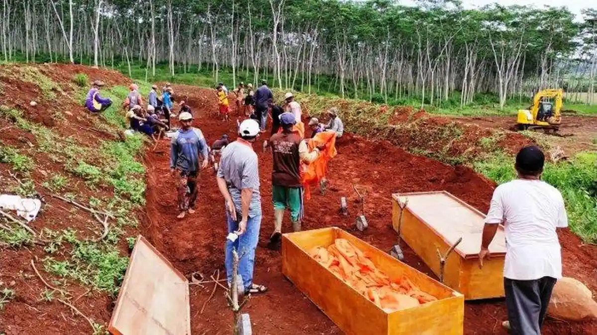 Demi Dijadikan Kawasan Industri, 215 Makam di Batang Dipindahkan