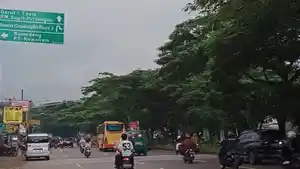 Bundaran-Paramount-Gelap-Minim-Cahay.jpg