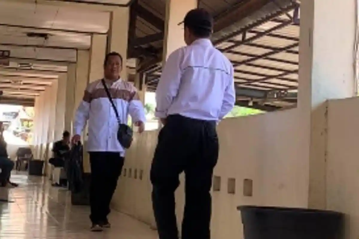 Kades Aikdewa Lombok Timur Didampingi Sekdes Penuhi Panggilan Polisi Soal Kasus Dana Desa