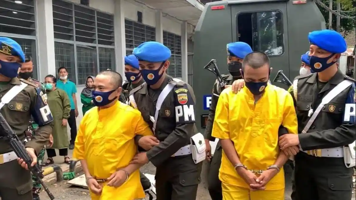 75 Kg Sabu Disembunyikan 2 Oknum Anggota TNI AD di Doorsmeer Depan Komplek Yonif 121/Macan Kumbang