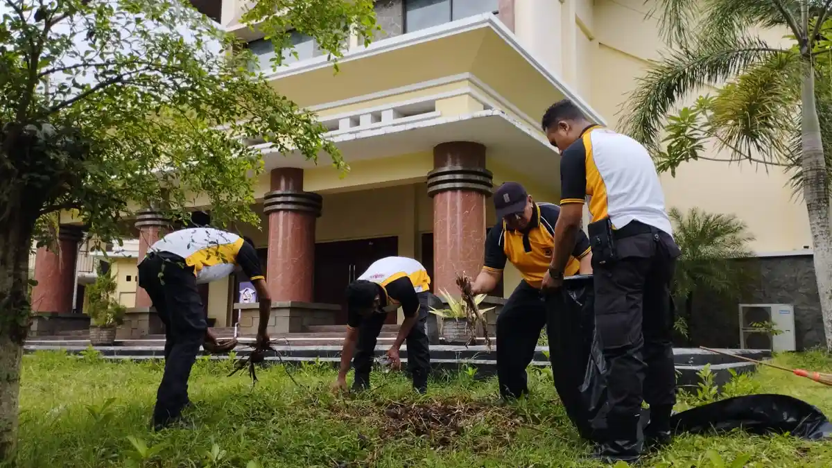 Update Operasi Patuh Hari Ini; Polisi Bersihkan 5 Rumah Ibadah di Ambon, dari Masjid hingga Wihara