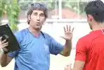 pelatih-bali-united-ok-de-stefano-cugurra-pelatih-tim-bali-united-fc-untuk-se.jpg
