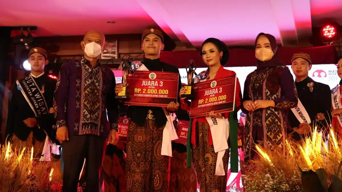 Bupati Dian Minta Duta Wisata Jepara Pertahankan Kepribadian Orang Timur