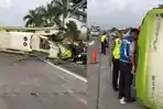 Kondisi-bus-Ardiansyah-kecelakaan-di-Tol-Surabaya-Mojokerto-yang-menewaskan-13-penumpang.jpg