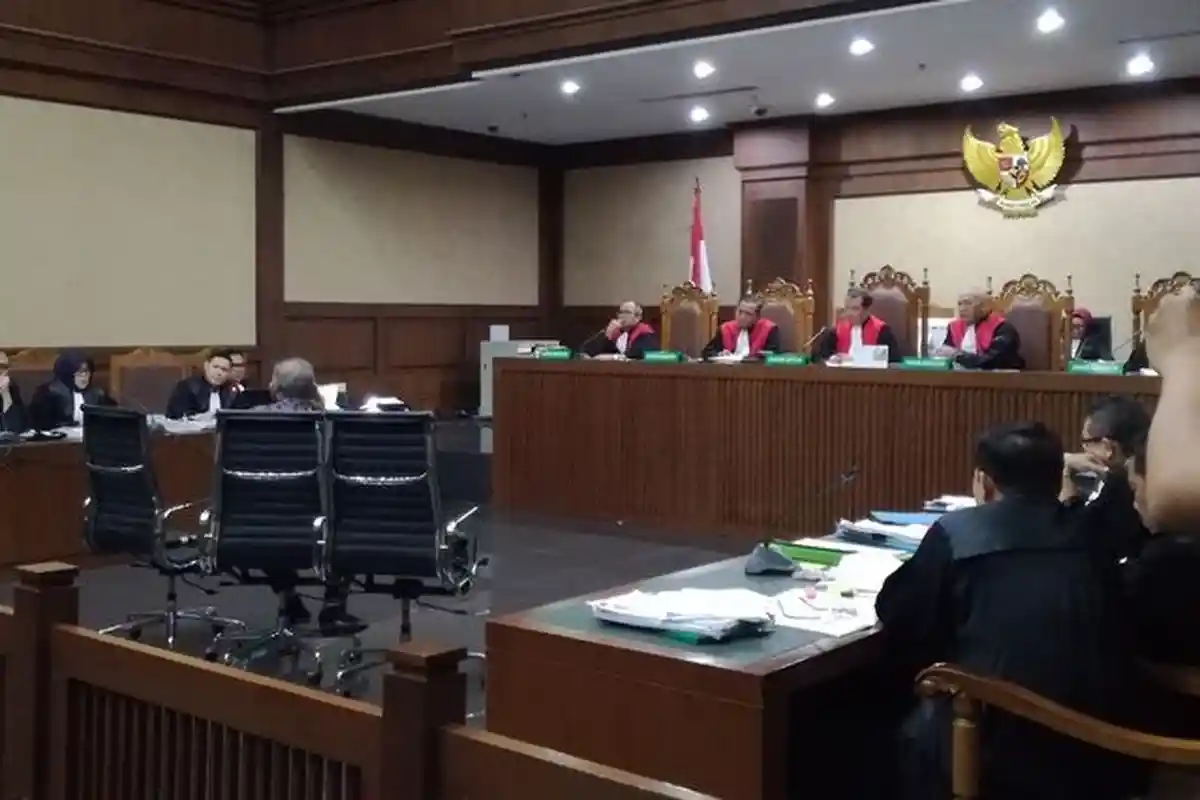 Mantan Dirut PLN Sofyan Basir Menangis dalam Sidang, Harap Dibebaskan