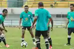 skuat-barito-putera-saat-latihan-di-stadion-17-mei.jpg