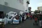 Kuli Dorong Dominasi Jalanan Tanah Abang, Pengendara Ini Keluhkan Bikin Macet