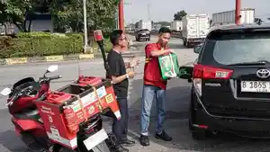 BBM-di-jalur-macet-Lebaran-OK.jpg